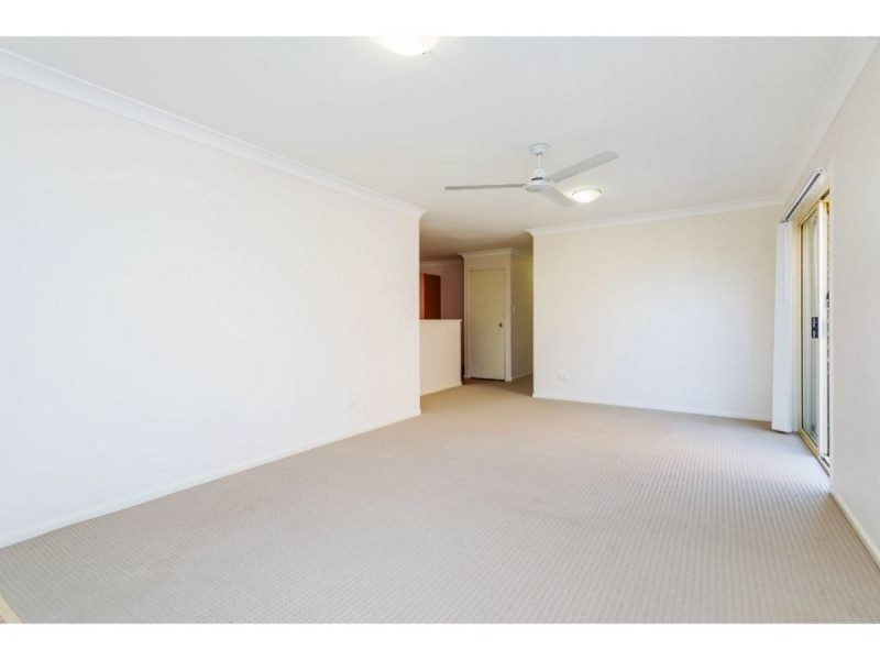 2/25 Crystal Reef Drive, Coombabah QLD 4216