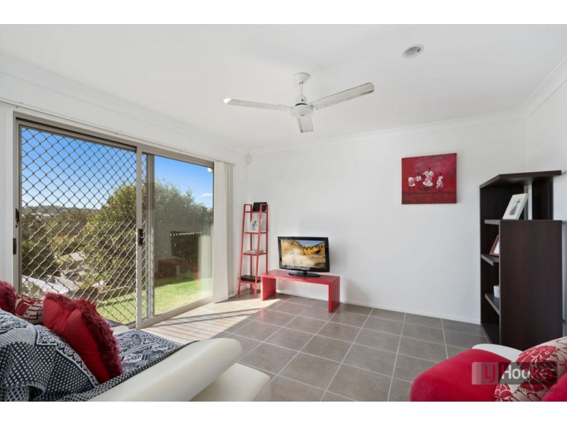 29 Flame Trees Crescent, Maudsland QLD 4210