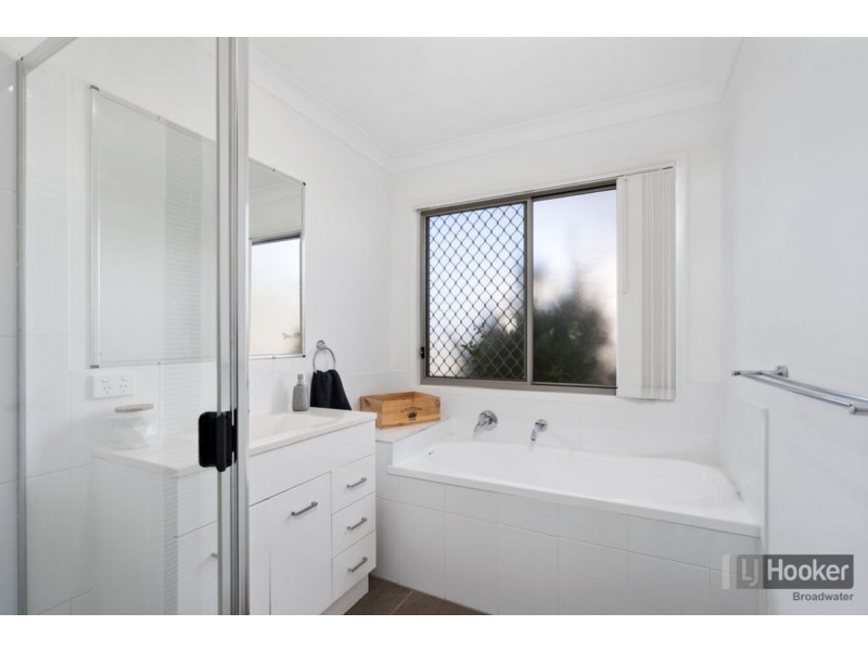 29 Flame Trees Crescent, Maudsland QLD 4210