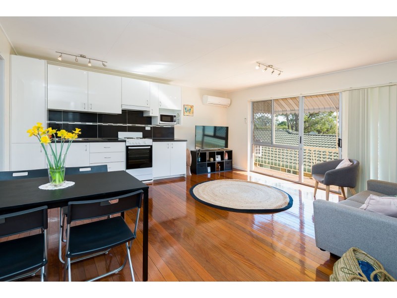4/9 Middle Street, Labrador QLD 4215