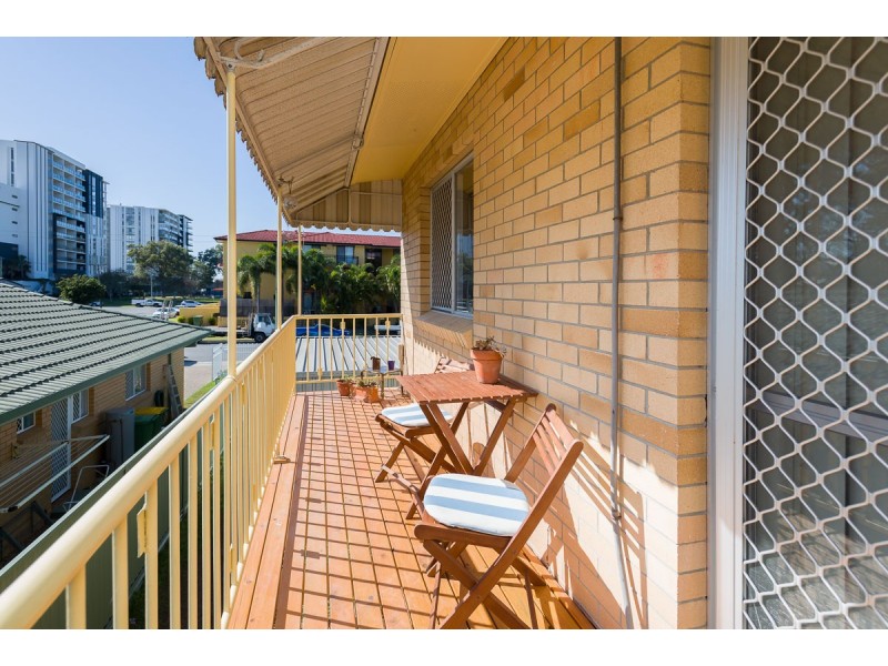 4/9 Middle Street, Labrador QLD 4215