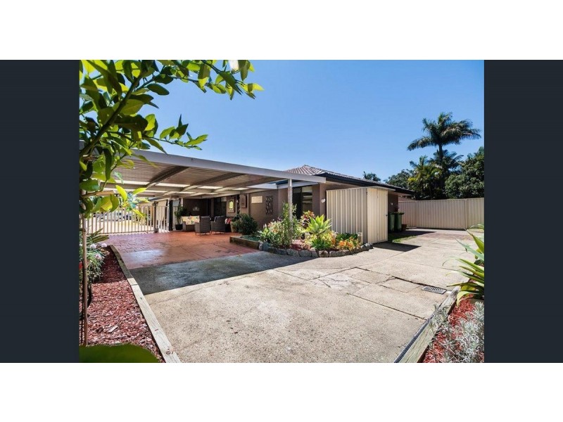 2/18 Stephenson Street, Labrador QLD 4215