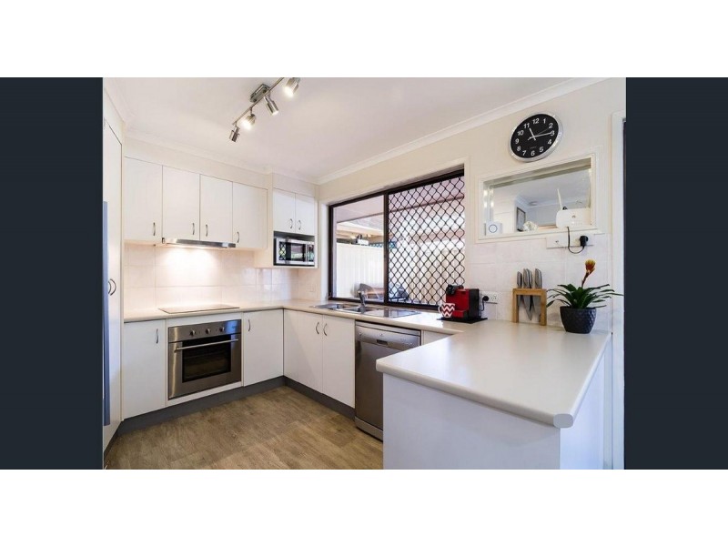 2/18 Stephenson Street, Labrador QLD 4215