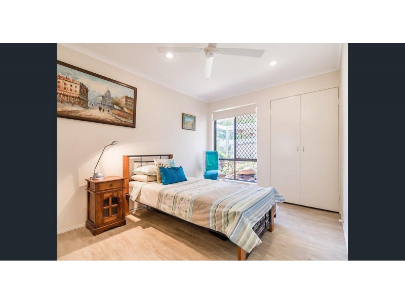 2/18 Stephenson Street, Labrador QLD 4215