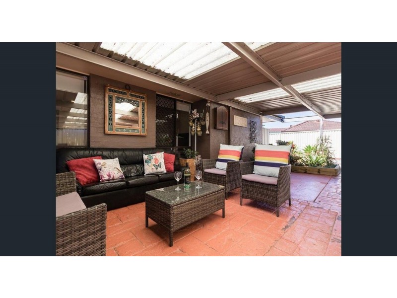 2/18 Stephenson Street, Labrador QLD 4215