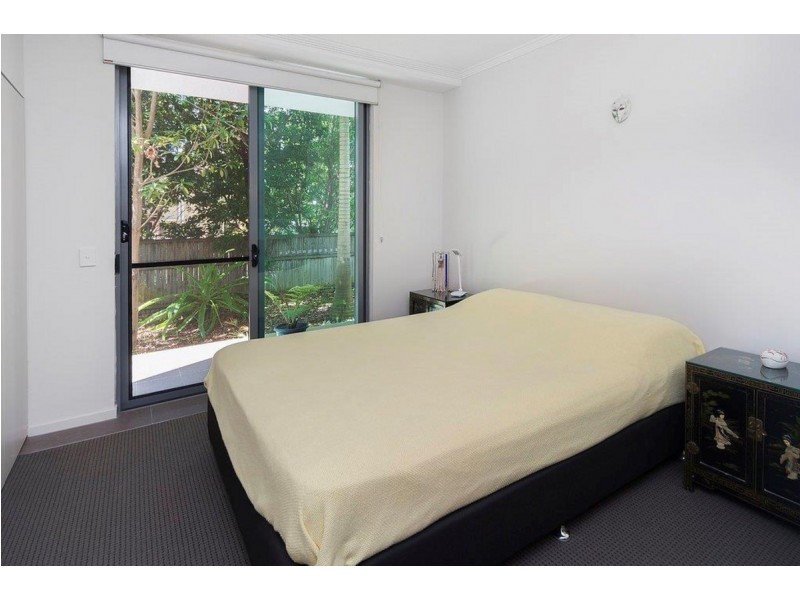 53/20 Bayview Street, Runaway Bay QLD 4216