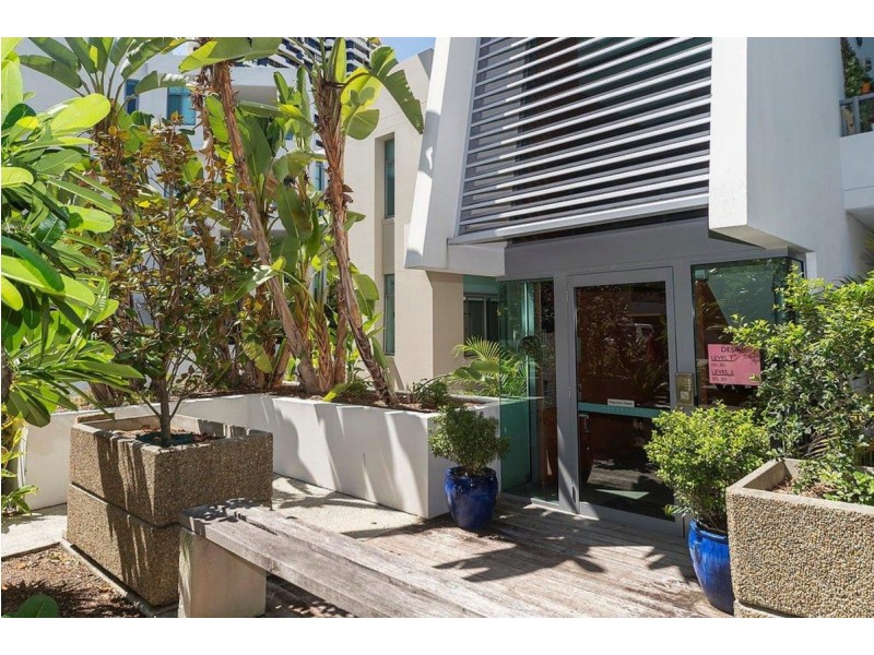 53/20 Bayview Street, Runaway Bay QLD 4216