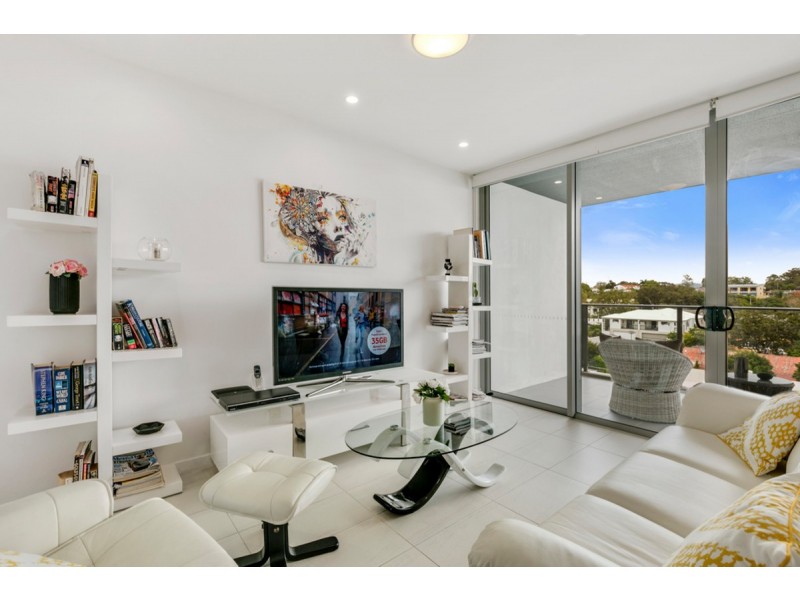 406/17 Bath Street, Labrador QLD 4215