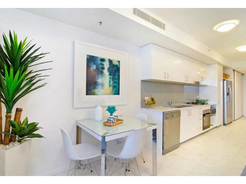 406/17 Bath Street, Labrador QLD 4215