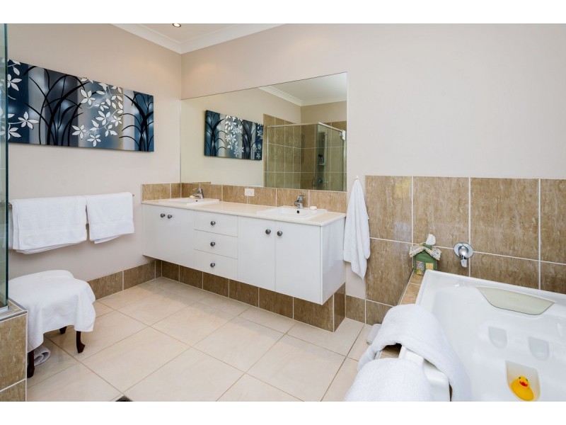 13 Ben Dalley Drive, Helensvale QLD 4212