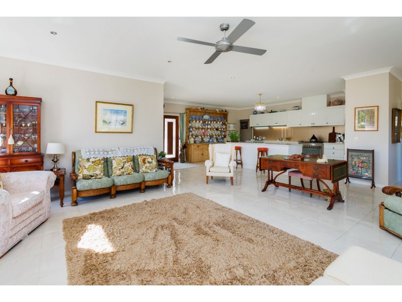 13 Ben Dalley Drive, Helensvale QLD 4212