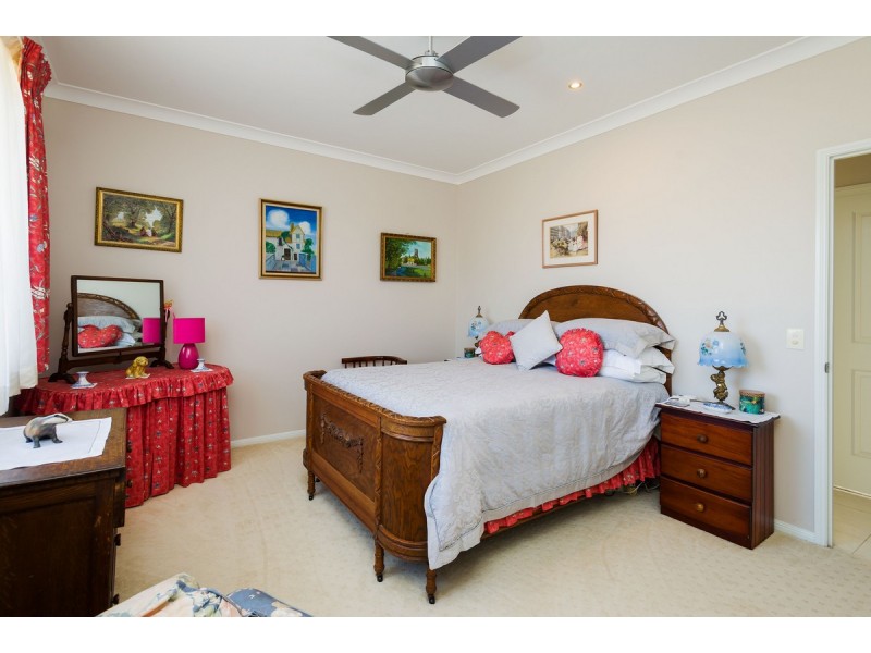 13 Ben Dalley Drive, Helensvale QLD 4212