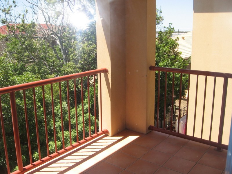 11/89 Frank Street, Labrador QLD 4215