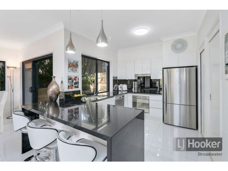 4/62 Imperial Parade, Labrador QLD 4215