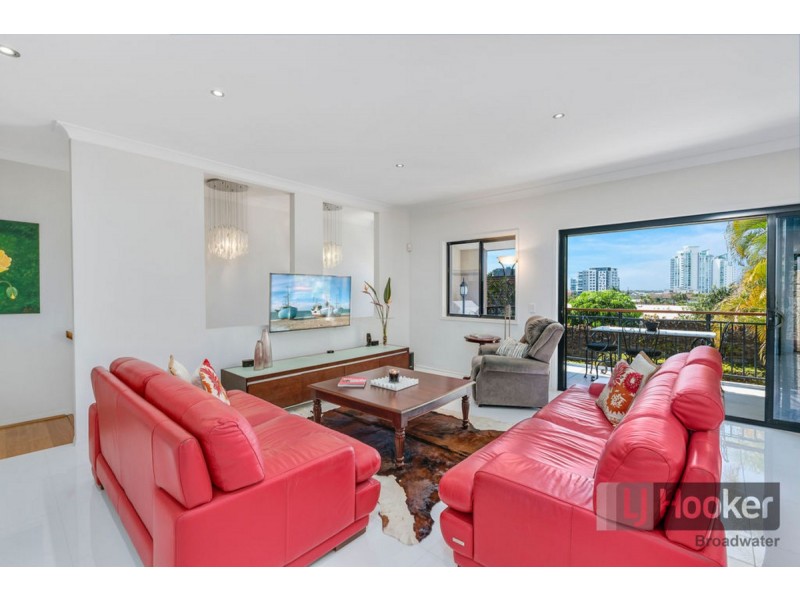 4/62 Imperial Parade, Labrador QLD 4215