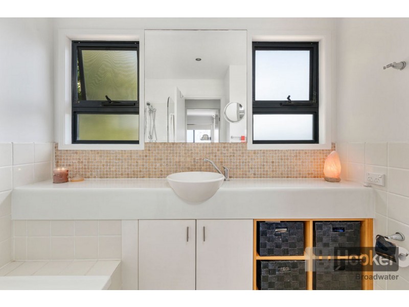 4/62 Imperial Parade, Labrador QLD 4215