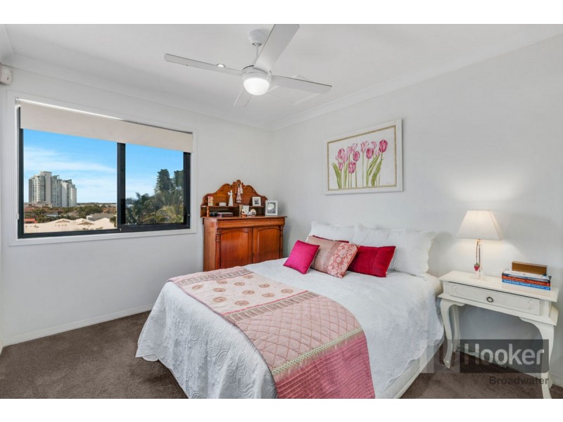 4/62 Imperial Parade, Labrador QLD 4215