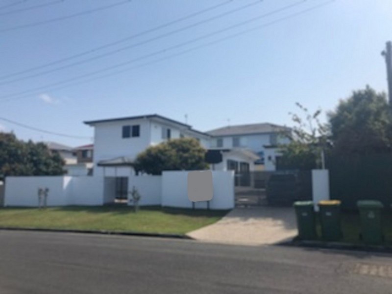 15 Fourth Avenue, Labrador QLD 4215