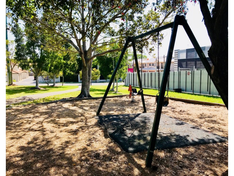 3/43 Harley Street, Labrador QLD 4215