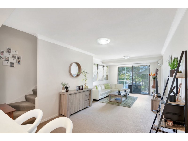 15/12-18 Bayview Street, Runaway Bay QLD 4216