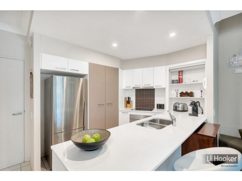 15/12-18 Bayview Street, Runaway Bay QLD 4216