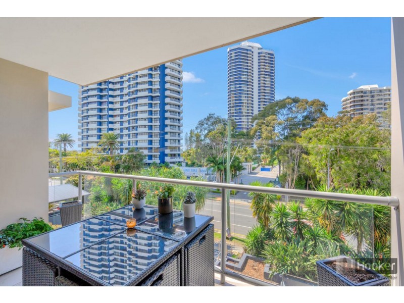 15/12-18 Bayview Street, Runaway Bay QLD 4216