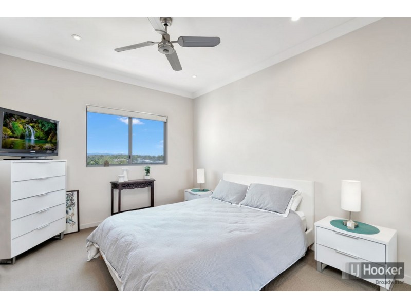 15/12-18 Bayview Street, Runaway Bay QLD 4216
