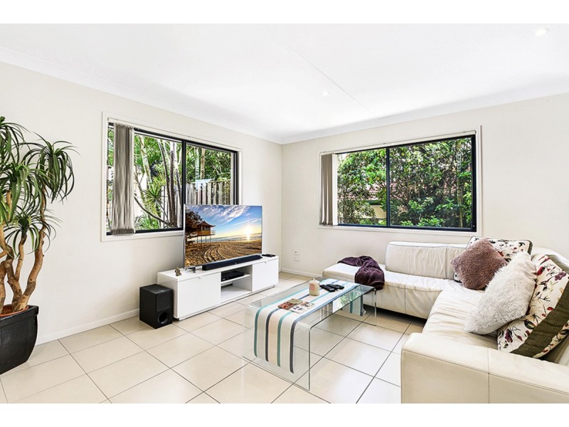 2/100 Imperial Parade, Labrador QLD 4215