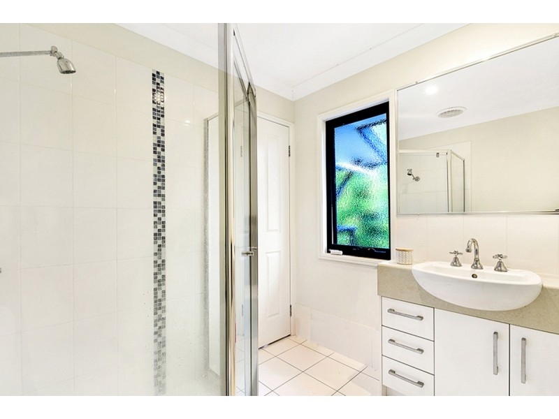 2/100 Imperial Parade, Labrador QLD 4215