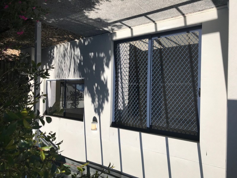 2/100 Imperial Parade, Labrador QLD 4215