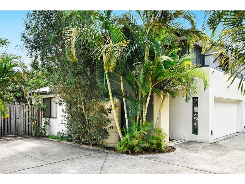 2/100 Imperial Parade, Labrador QLD 4215