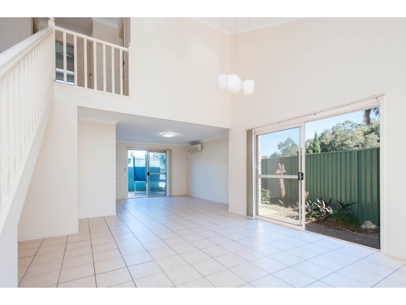 8/284 Oxley Drive, Coombabah QLD 4216