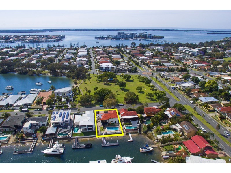 50 Lindsay Parade, Paradise Point QLD 4216