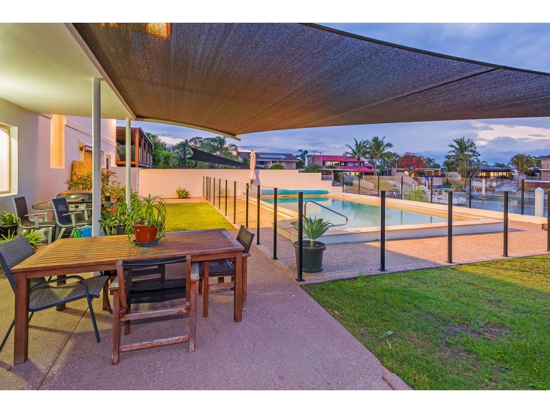50 Lindsay Parade, Paradise Point QLD 4216
