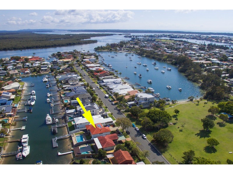 50 Lindsay Parade, Paradise Point QLD 4216