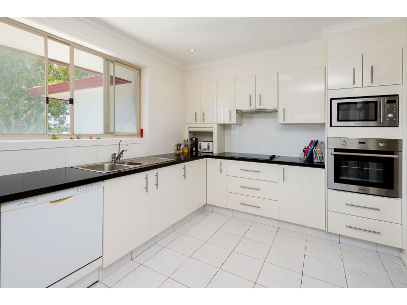 50 Lindsay Parade, Paradise Point QLD 4216