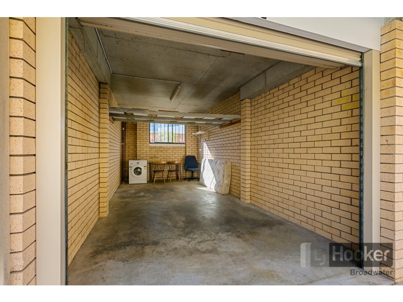 2/228 Marine Parade, Labrador QLD 4215