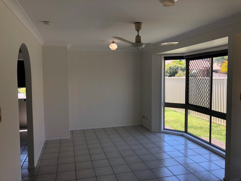 1/140 Whiting Street, Labrador QLD 4215