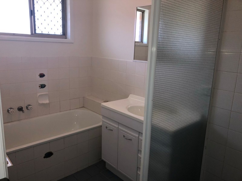 1/140 Whiting Street, Labrador QLD 4215