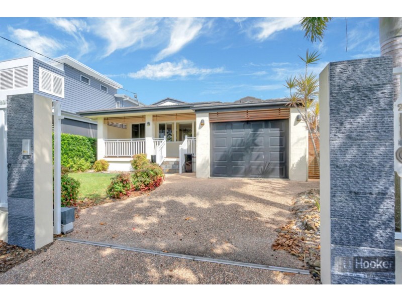 26 Vernon Avenue, Labrador QLD 4215