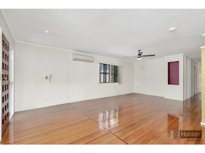 26 Vernon Avenue, Labrador QLD 4215