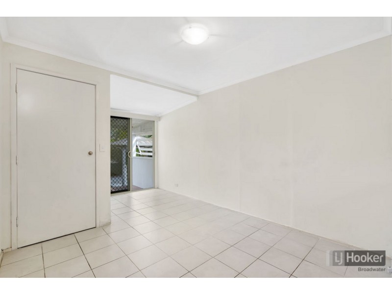 26 Vernon Avenue, Labrador QLD 4215