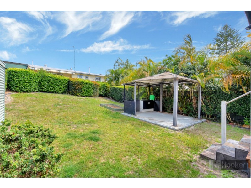 26 Vernon Avenue, Labrador QLD 4215