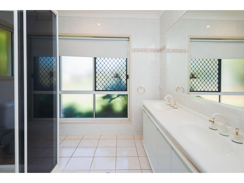 6 Audrey Avenue, Helensvale QLD 4212