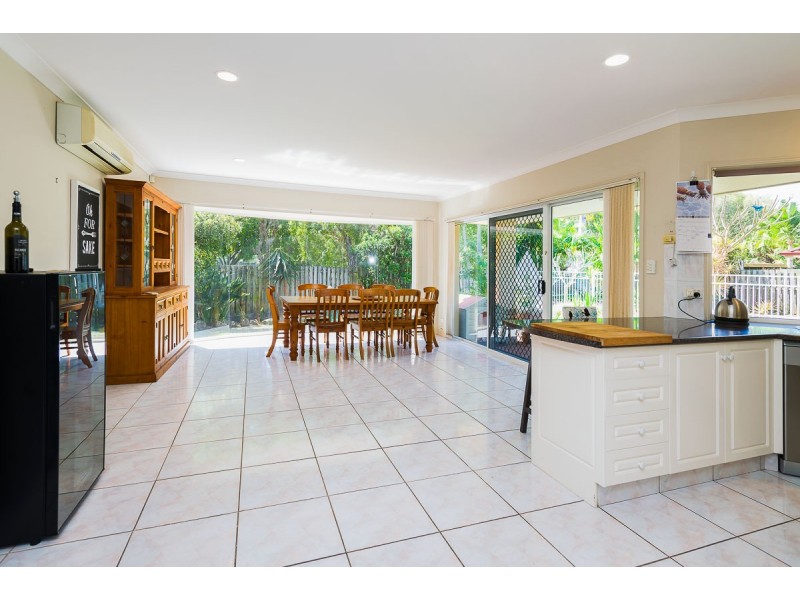 6 Audrey Avenue, Helensvale QLD 4212