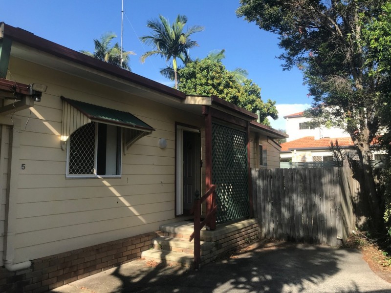 5/21 Gordon Street, Labrador QLD 4215