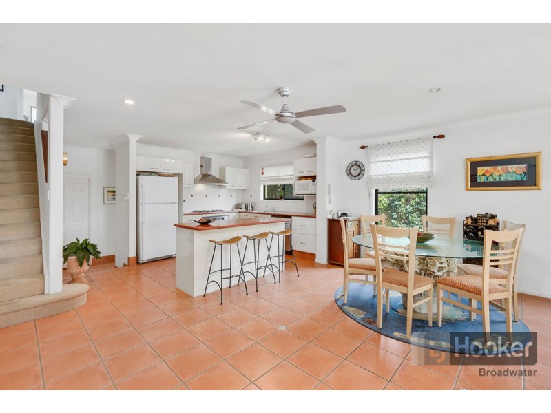 1/11 Vaggelas Crescent, Biggera Waters QLD 4216