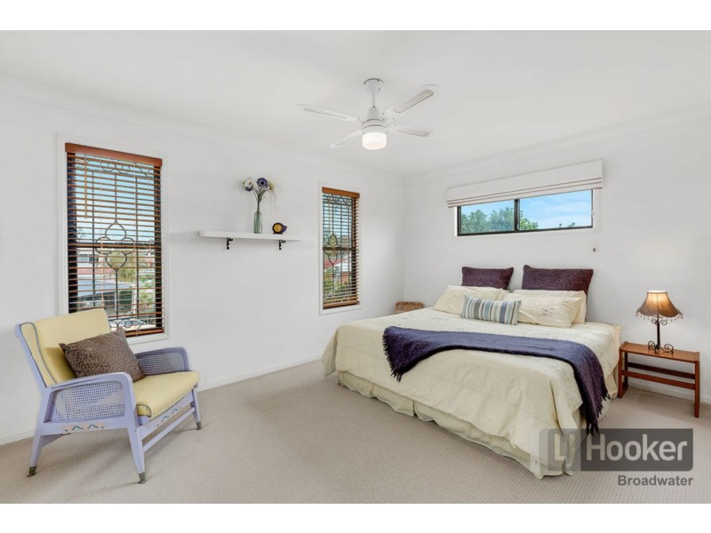 1/11 Vaggelas Crescent, Biggera Waters QLD 4216