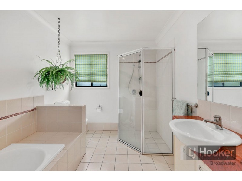 1/11 Vaggelas Crescent, Biggera Waters QLD 4216