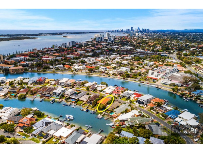 1/11 Vaggelas Crescent, Biggera Waters QLD 4216